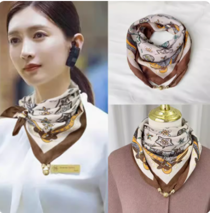 Picture of Magnetic buckle metal pendant scarf neck scarf small square women's scarf Western mother scarf autumn and winter new fake collar.